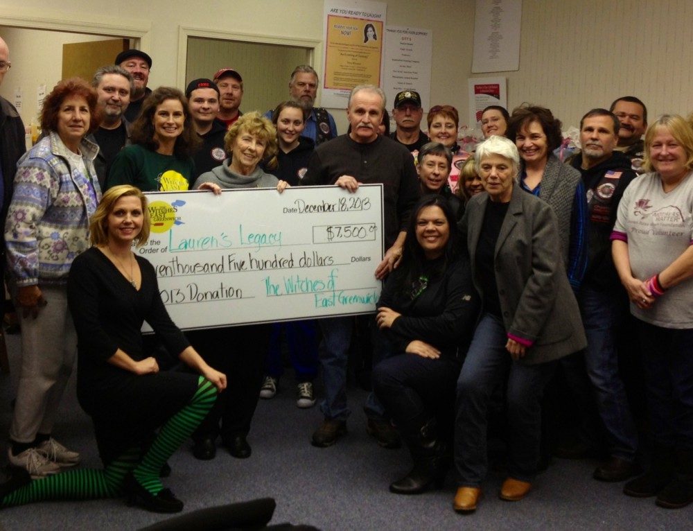 2013 Mothers Matter Receives Check