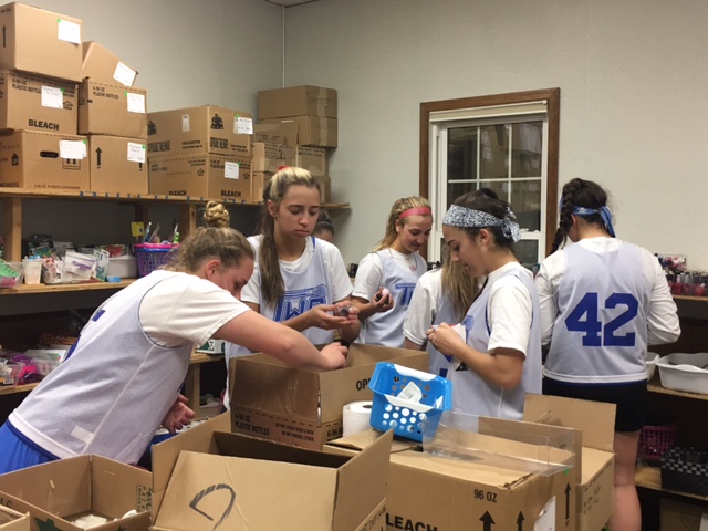 Washington Twp. Girls Lacrosse Team Visits Mothers Matter
