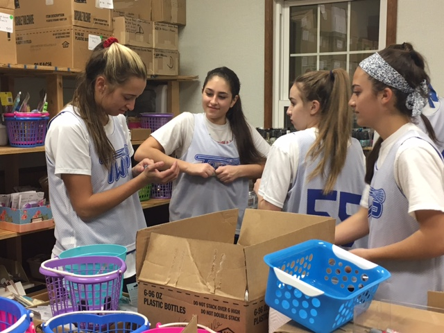 Washington Twp. Girls Lacrosse Team Visits Mothers Matter