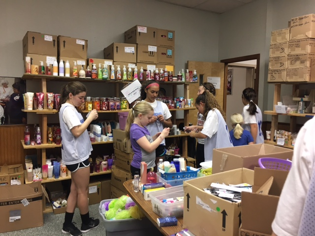 Washington Twp. Girls Lacrosse Team Visits Mothers Matter